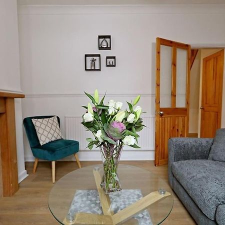 Convenient & Central 2-Bed House NWI Eksteriør billede