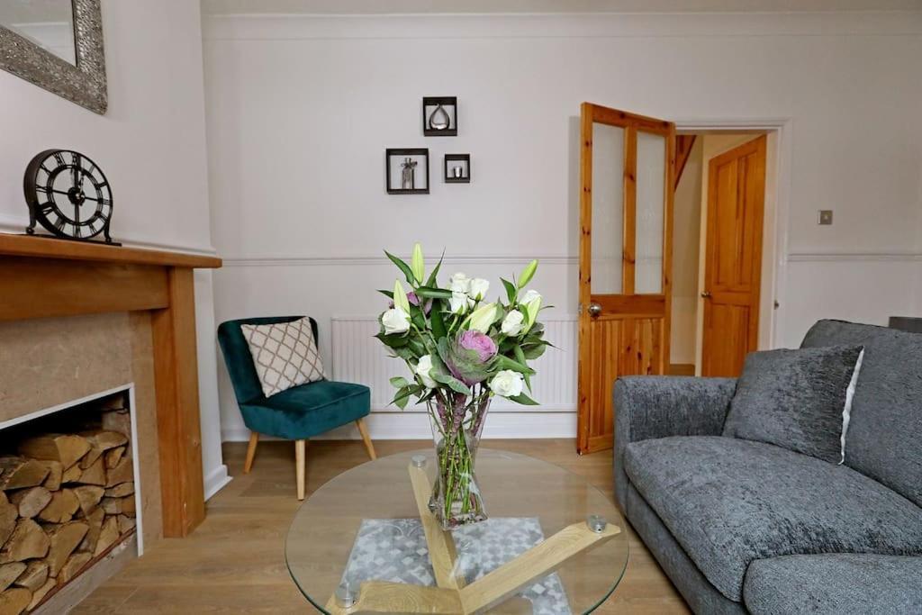 Convenient & Central 2-Bed House NWI Eksteriør billede